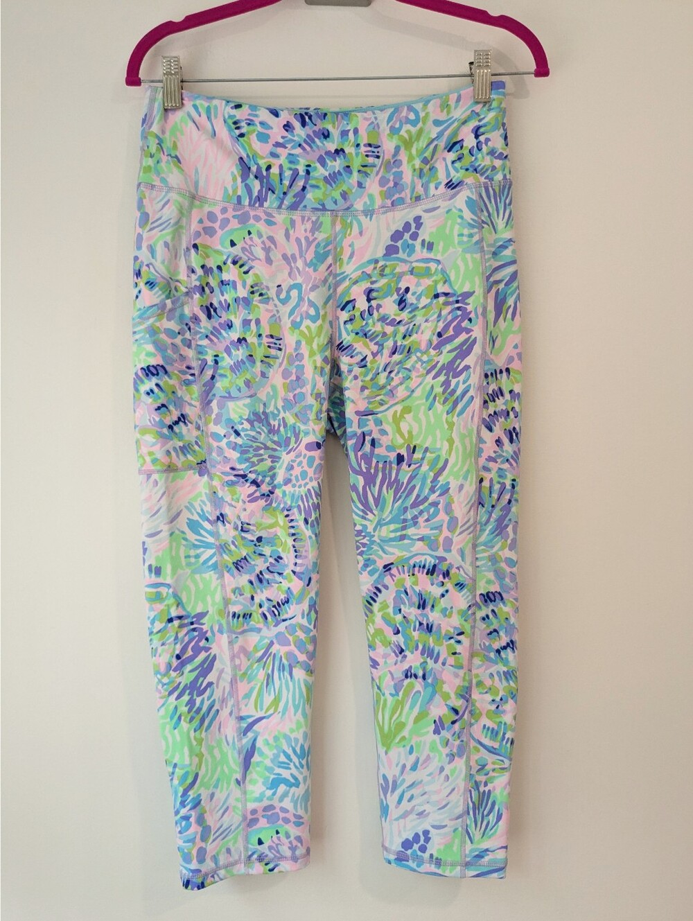 Lilly Pulitzer Weekender High Rise Leggings Shell Of A Party - Picture 2 of 8